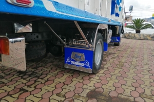Hino Dutro 616